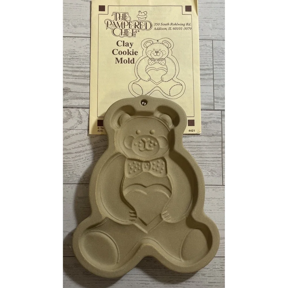 VINTAGE THE PAMPERED CHEF 1991 TEDDY BEAR Clay Cookie Mold Retired NITB